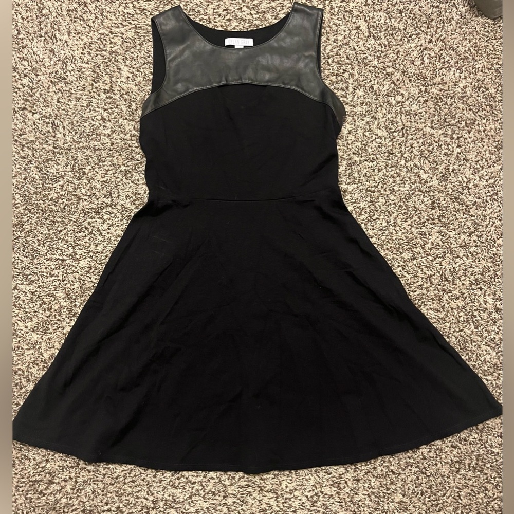 Dylan Gray Black Sleeveless Dress